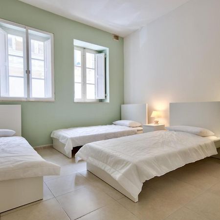 Azure Haven - Gzira Apartments And Penthouse By Shortletsmalta Екстер'єр фото