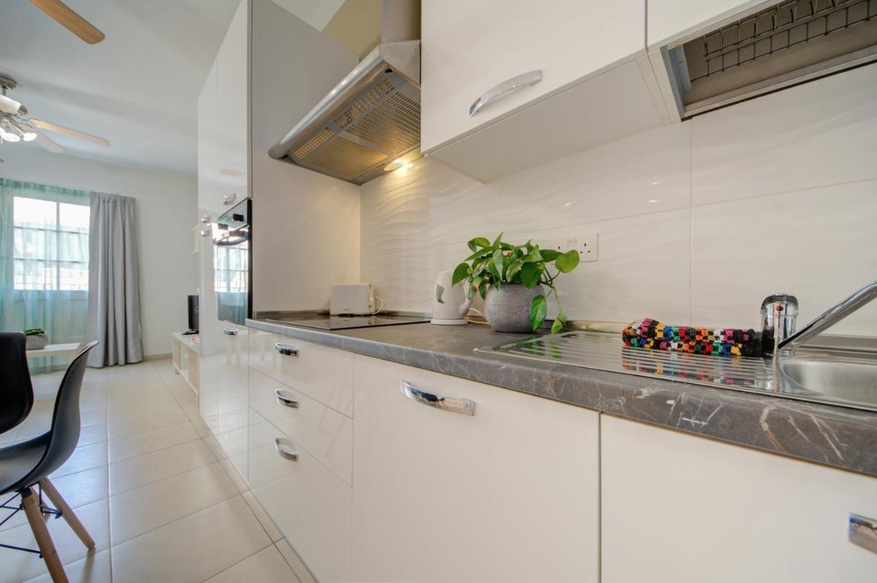 Azure Haven - Gzira Apartments And Penthouse By Shortletsmalta Екстер'єр фото