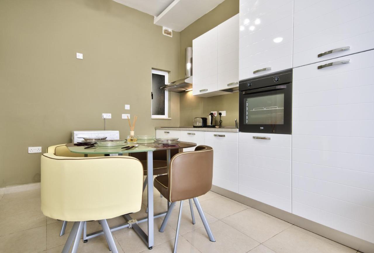 Azure Haven - Gzira Apartments And Penthouse By Shortletsmalta Екстер'єр фото