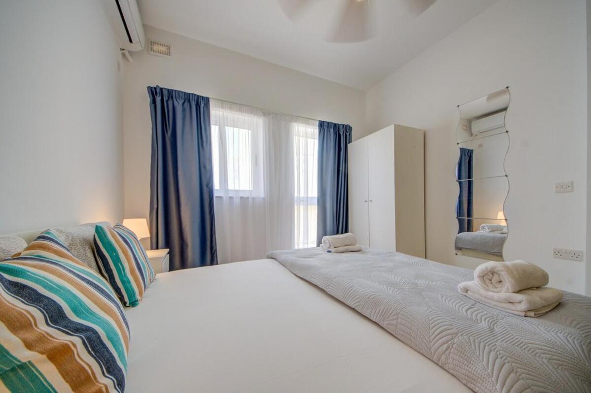 Azure Haven - Gzira Apartments And Penthouse By Shortletsmalta Номер фото
