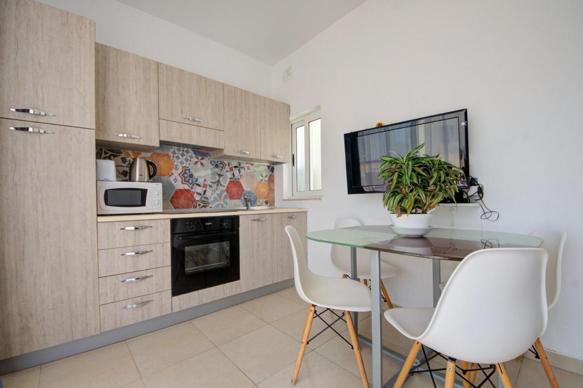 Azure Haven - Gzira Apartments And Penthouse By Shortletsmalta Номер фото